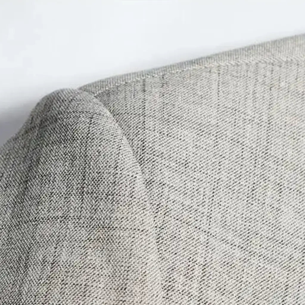 Detalhe do tecido do blazer masculino cinza claro mostrando textura refinada