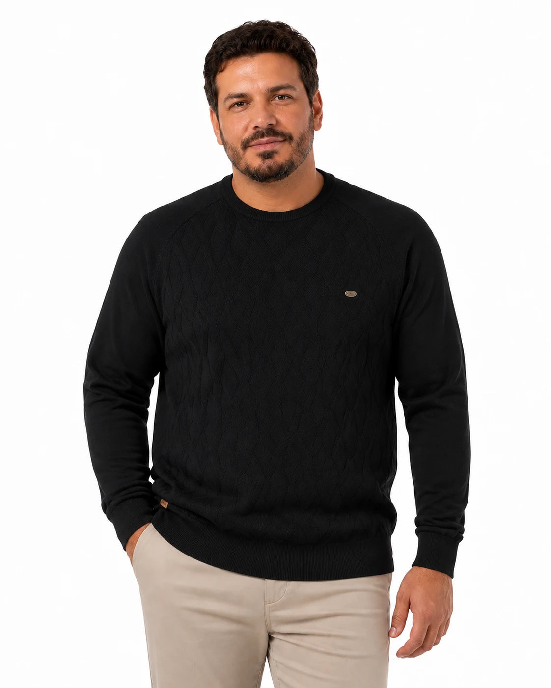 Suéter Masculino Tramato Preto Carbono, vista de frente em fundo branco.