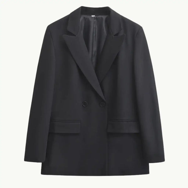 Blazer feminino preto alongado com corte slim, botões duplos e lapela estruturada, modelo Nocturne