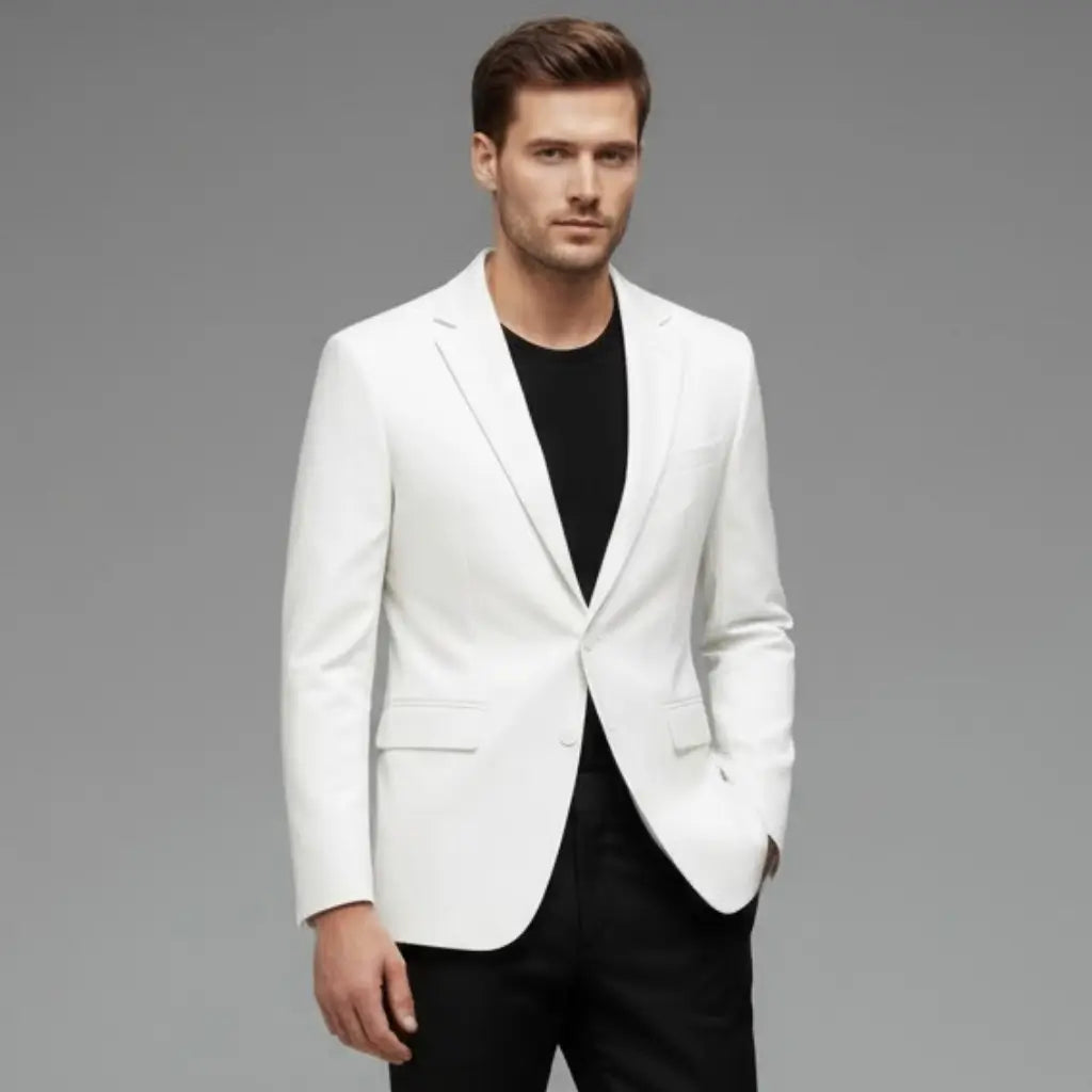 Modelo vestindo o Blazer Masculino Modelo Branco