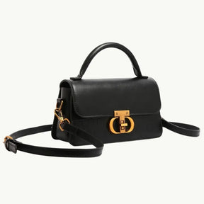 Bolsa preta feminina formato retangular