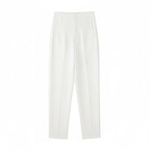 Calça social branca feminina modelo Milano, com caimento reto e cintura alta, vista frontal do produto.