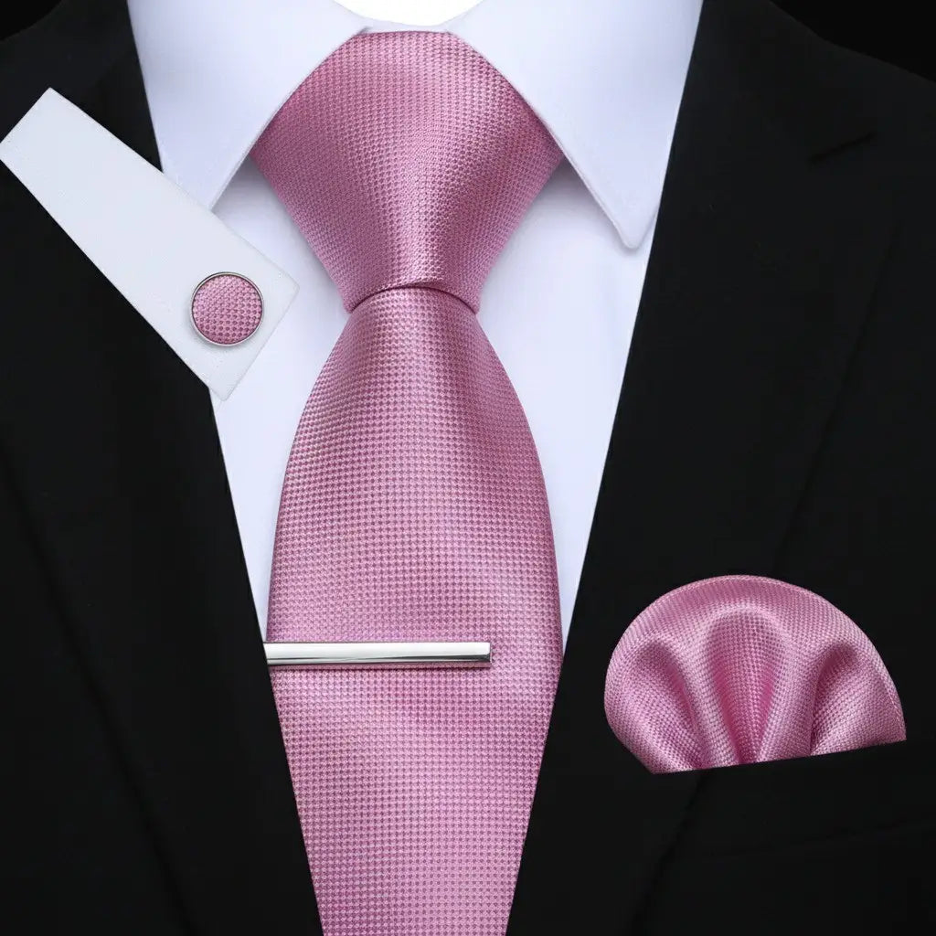 Conjunto masculino com gravata rosa microtextura, lenço, abotoaduras e prendedor