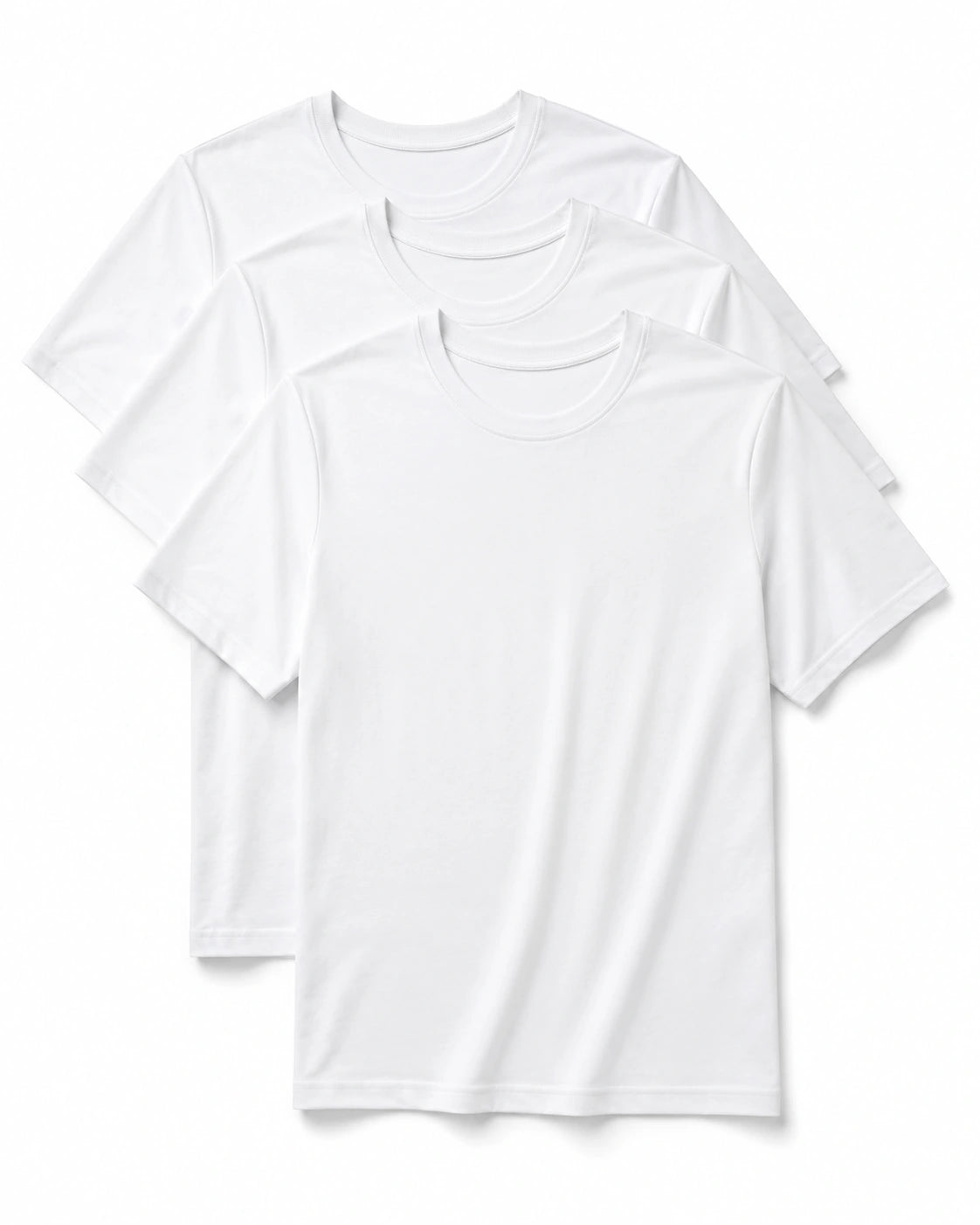 Kit com três camisetas masculinas TechModal brancas, de manga curta, gola redonda e sem estampas, sobrepostas em diagonal sobre fundo branco. A camiseta da frente aparece inteira, enquanto as outras duas ficam parcialmente visíveis atrás.