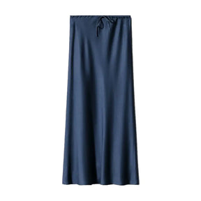 Saia feminina longa azul marinho em cetim acetinado, com toque macio e estilo atemporal para looks elegantes em qualquer estação