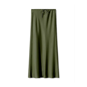 Saia longa de cetim verde oliva com toque macio e acabamento refinado, peça atemporal para looks elegantes femininos