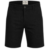 Bermuda masculina em sarja preta AVONNUE isolada em fundo branco, vista frontal