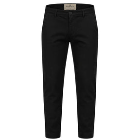 Calça masculina em sarja preta em fundo branco, vista frontal com cós e botão