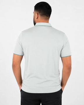 Camisa Polo Masculina ModalDuo Verde, vista de costas em fundo branco.