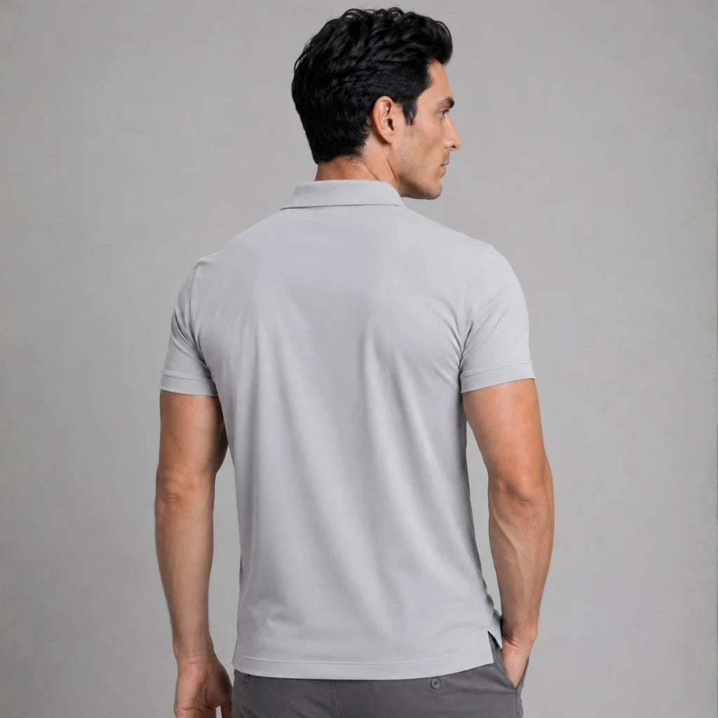 Camisa polo masculina tech cinza no corpo