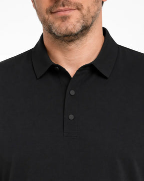 Detalhe do tecido da Camisa Polo Masculina TechVero Preta, com textura em destaque.