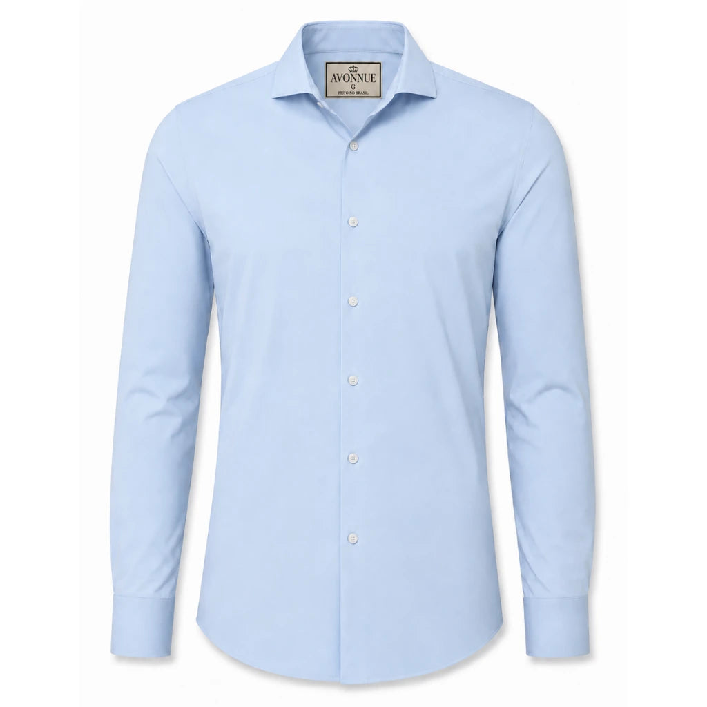 Camisa social masculina tech stretch azul claro em fundo branco