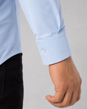 Detalhe do punho e botoes do Camisa Social Masculina TechMatteo Azul.