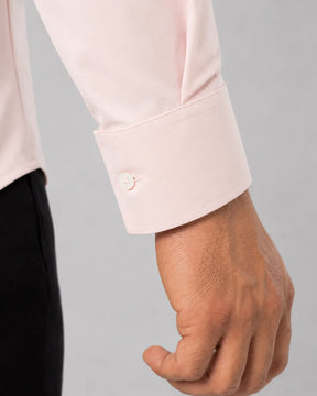 Detalhe do punho e botoes do Camisa Social Masculina TechMatteo Rosa.
