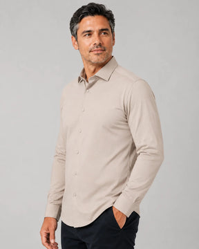 Detalhe do punho e botoes do Camisa Social Masculina TechVitto Bege.