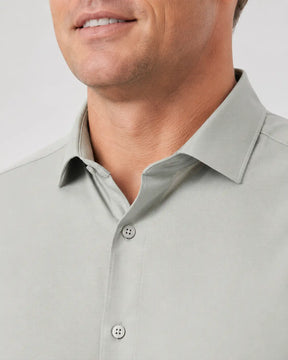 Detalhe do punho e botoes da Camisa Social Masculina TechVitto Verde.