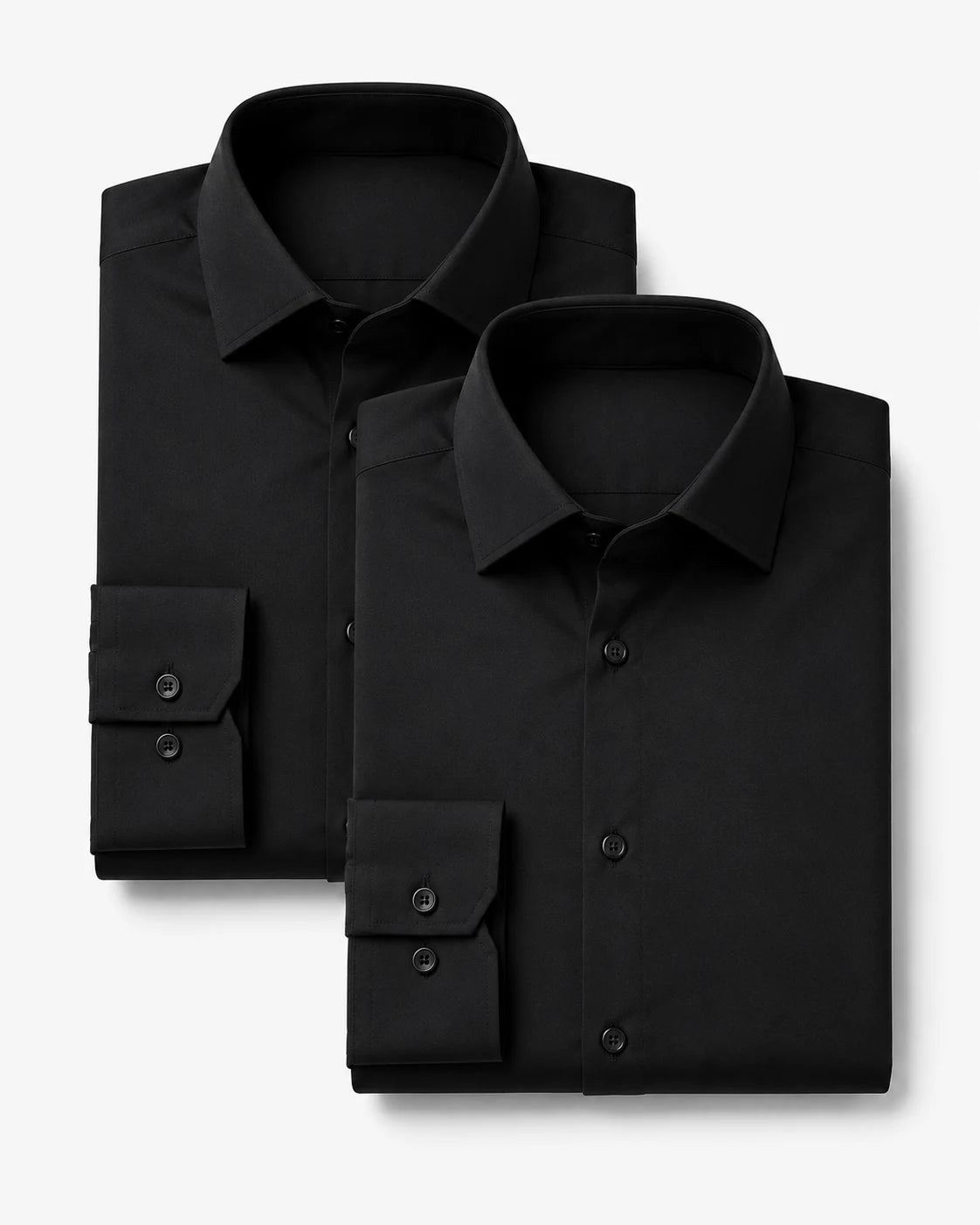 Kit com duas camisas sociais masculinas TechVitto pretas dobradas e sobrepostas sobre fundo branco. Uma camisa está posicionada atrás e a outra à frente, com golas estruturadas, botões pretos e punhos visíveis.